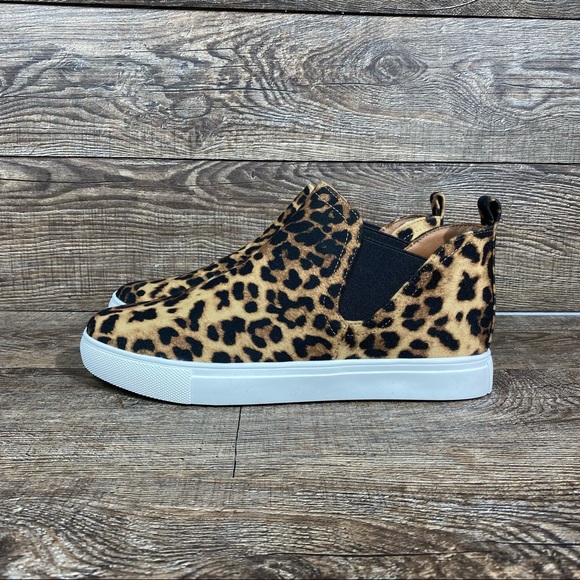 Report Axel Ankle Bootie - Picture 4 of 13